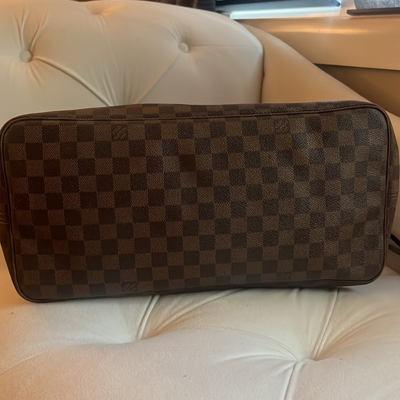 Weekend price drop !!Authentic Louis Vuitton Damier Ebene Neverfull GM! - Picture 5 of 14